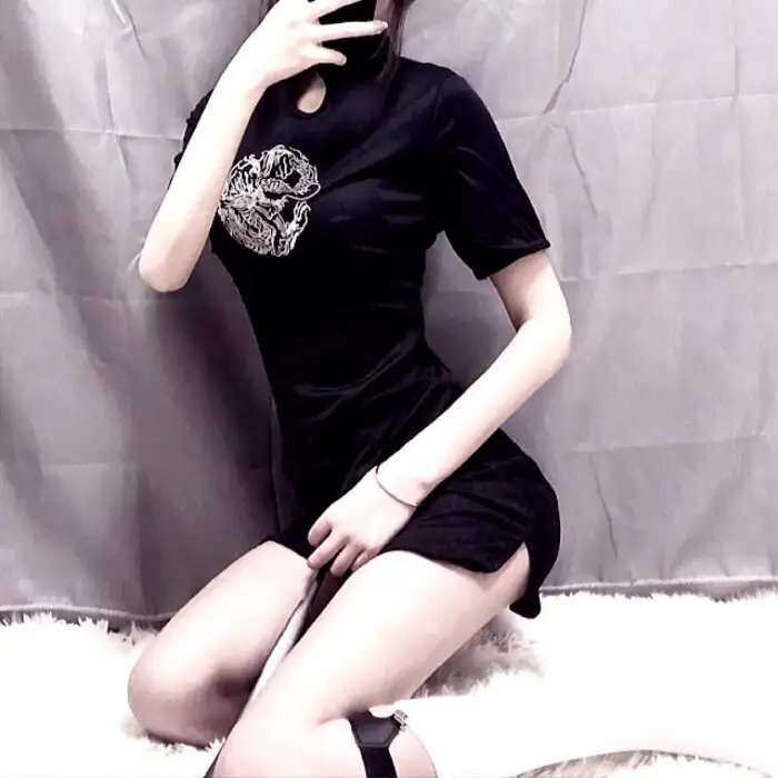 心生爱慕却迟迟不敢